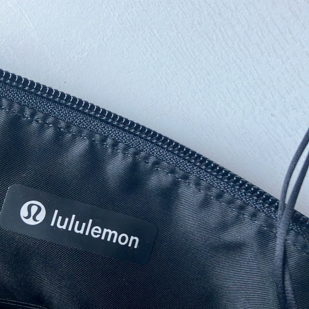 Lululemon Patch Logo Crossbody - Picture 11 of 16